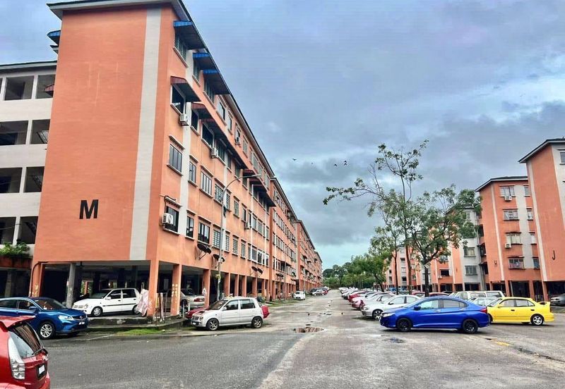 Taman Pulai Utama Flat