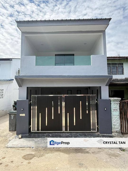 🔥☘️ *Permas Jaya美美全装修Low Cost,楼上楼下全扩建4房2厕还有大大balcony‼️* ☘️🔥, Johor, Permas Jaya/Senibong