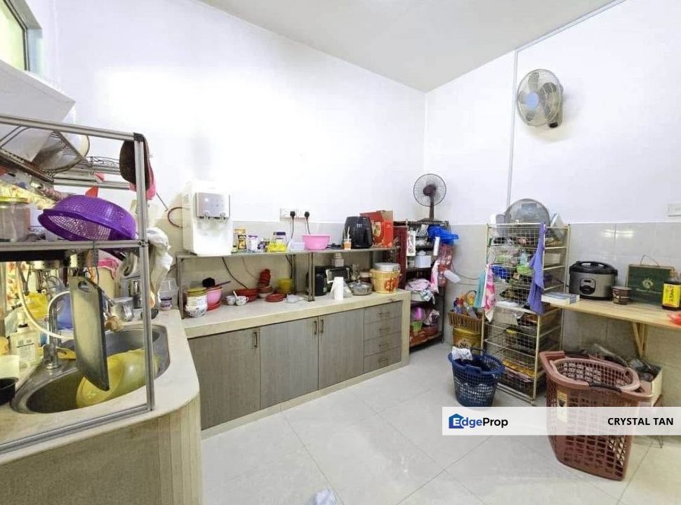 𝐍𝐮𝐬𝐚 𝐁𝐞𝐬𝐭𝐚𝐫𝐢 𝟐 📍#靠近𝐁𝐞𝐬𝐭𝐌𝐚𝐫𝐭 稀有双层屋  ⚠️ 𝟐𝟎 × 𝟕𝟎方尺 ⚠️ 𝟒房𝟑厕 🔥全地砖, 厨房装修, Johor, Skudai