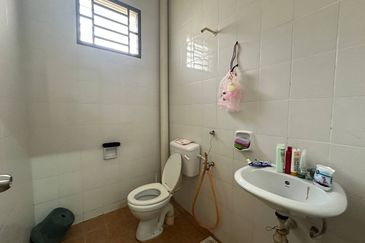 Jalan Jaya Putra 2/7