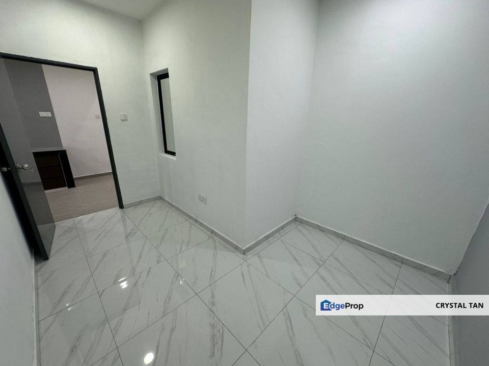 OFFER PRICE ADJUST 稀有坡地Suria全装修单层排屋 Taman Suria  - Single Storey Terrace House, Johor, Johor Bahru