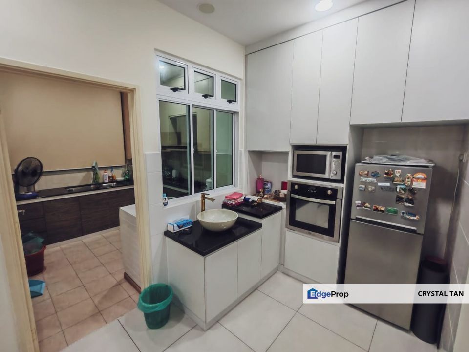 🔥 全场最低价！真的没有更低！3 房 2 厕超值单位出售🔥🔥 📍 15 分钟到 CIQ，新山超方便地段！ 🌟 Lagenda Tasek Luxurious Suites @ Larkin, Johor, Johor Bahru