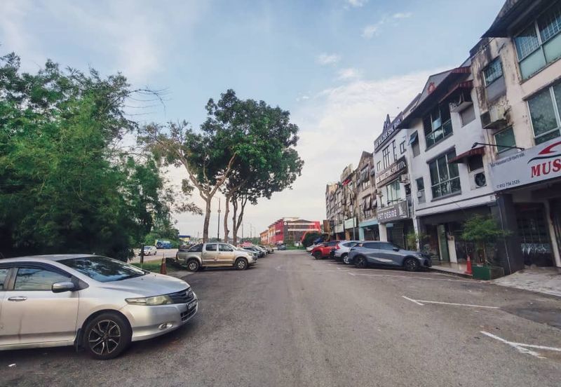 Jalan Jaguh, Taman Harmoni 2 Facing Main Road | Ground Floor For Rent