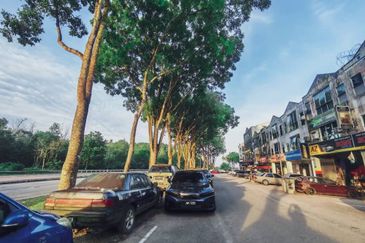 Jalan Jaguh, Taman Harmoni 2 Facing Main Road | Ground Floor For Rent