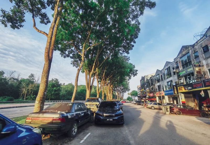 Jalan Jaguh, Taman Harmoni 2 Facing Main Road | Ground Floor For Rent