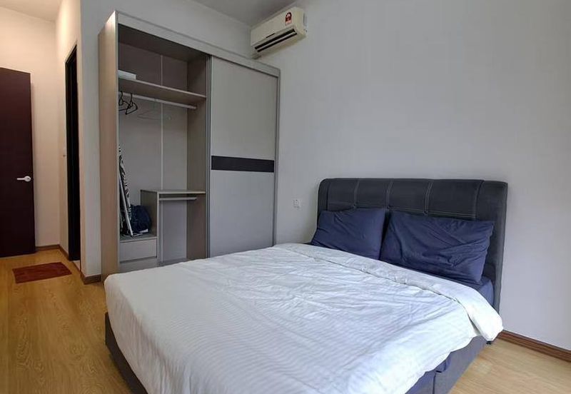 Baypoint @ Country Garden Danga Bay