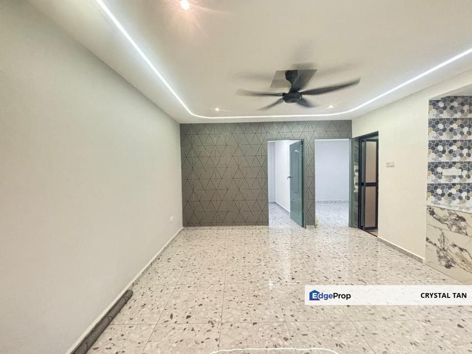GROUND FLOOR LOW COST FLAT FULLY RENOVATED BANDAR SELESA JAYA SKUDAI, Johor, Skudai