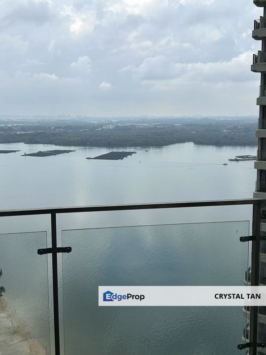 Below Market,全场最低的价格， 还是3+1 房， 面向海景， 1388SQFT ，包家私，高楼,   2 Car Park  Royal Strand @ Country Garden Condominium For Sale, Johor, Johor Bahru