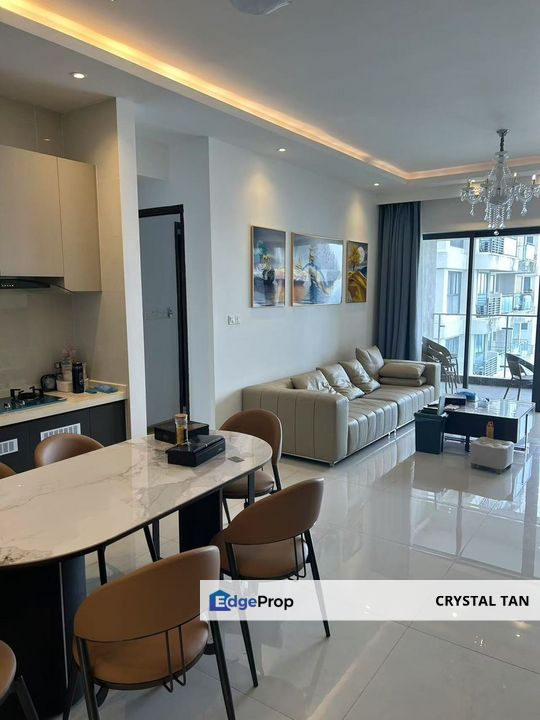 Below Market,全场最低的价格， 还是3+1 房， 面向海景， 1388SQFT ，包家私，高楼,   2 Car Park  Royal Strand @ Country Garden Condominium For Sale, Johor, Johor Bahru