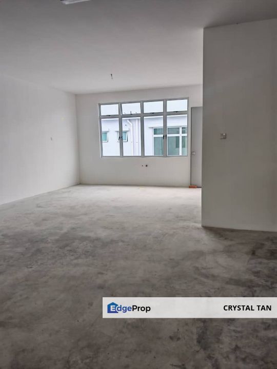 Jalan Sri Putri @ Taman Putri , Kulai 3-Storey Shoplot , Johor, Kulai