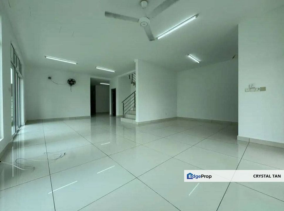 𝐌𝐮𝐭𝐢𝐚𝐫𝐚 𝐁𝐞𝐬𝐭𝐚𝐫𝐢, 𝐌𝐮𝐭𝐢𝐚𝐫𝐚 𝐑𝐢𝐧𝐢📍【 田字角头 】  ⚠️ 𝟒𝟒 × 𝟕𝟎方尺 ⚠️ 𝟐𝟎尺花园地🌲𝟒+𝟏房𝟒厕🌷 👮🏻‍♀️ #围篱区 🇸🇬靠近第二通道‼️只需𝐑𝐌𝟏.𝟑𝐦‼️  , Johor, Johor Bahru