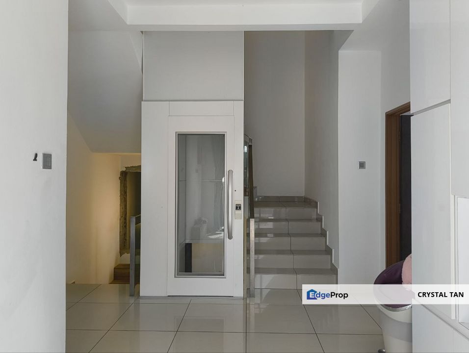 Mutiara rini 3 storey cluster  Opal @ Taman Mutiara Mas , Skudai ,比market price 便宜200k！！ BV 1.5M,这里只卖1.3M！！ #拥有私人电梯3层田字屋出售  🎉🎉 , Johor, Skudai