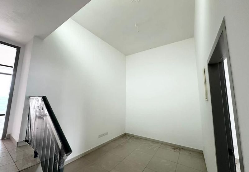 The Canal Garden South, Horizon Hills