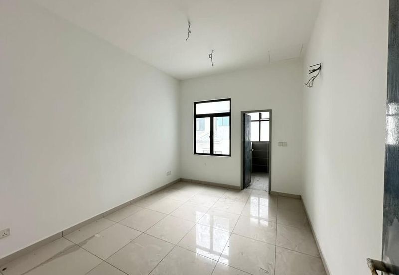 The Canal Garden South, Horizon Hills