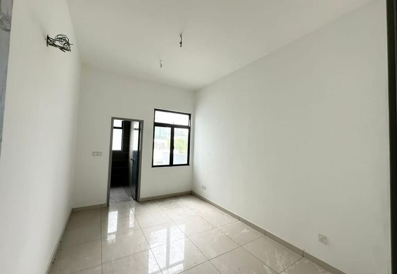 The Canal Garden South, Horizon Hills