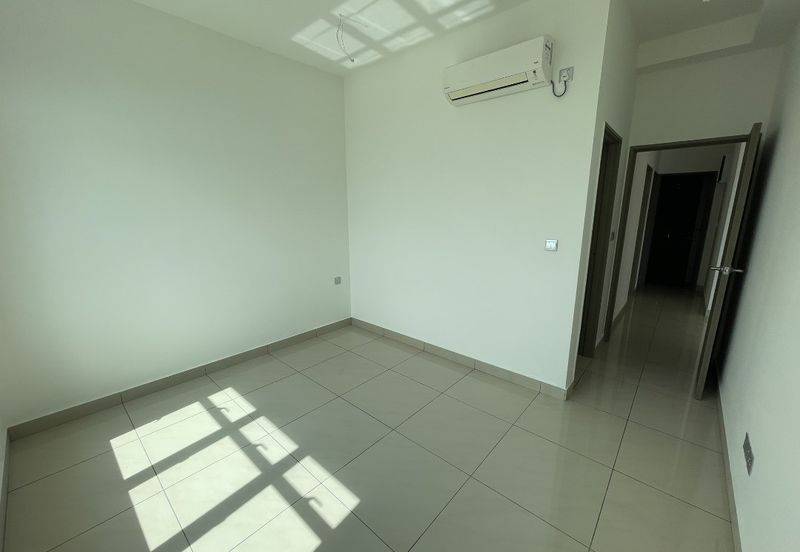 SKS Habitat Apartment, Larkin