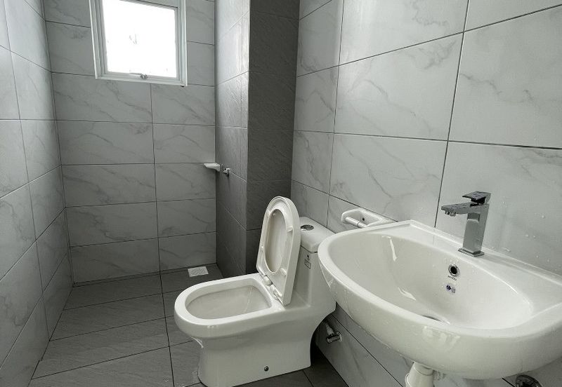 SKS Habitat Apartment, Larkin