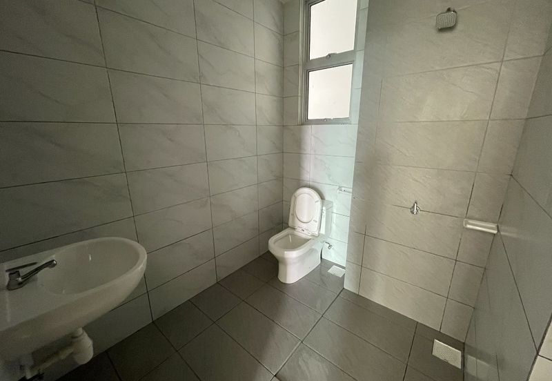 SKS Habitat Apartment, Larkin