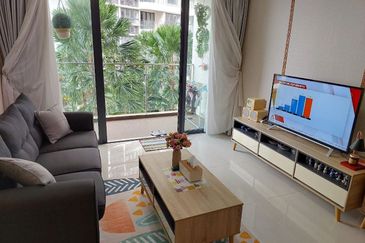 Baypoint @ Country Garden Danga Bay