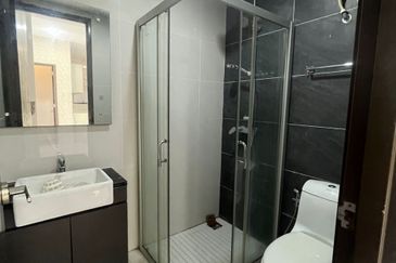 Baypoint @ Country Garden Danga Bay