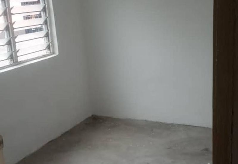 Taman Pulai Utama Flat