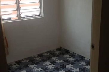 Taman Pulai Utama Flat