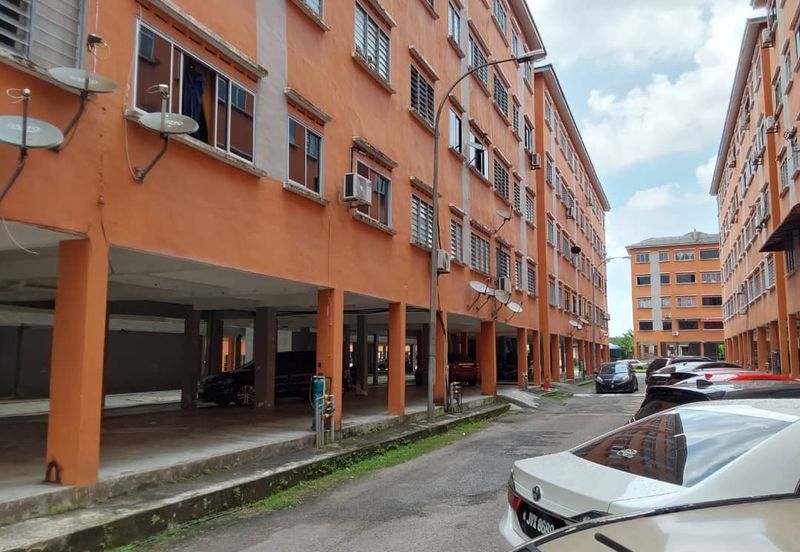 Taman Pulai Utama Flat