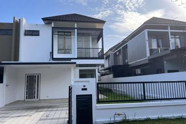 Unblock View Double storey Cluster @ Setia tropika