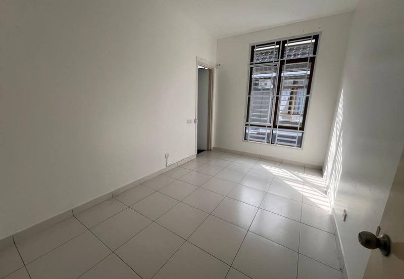 Unblock View Double storey Cluster @ Setia tropika