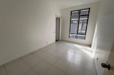 Unblock View Double storey Cluster @ Setia tropika