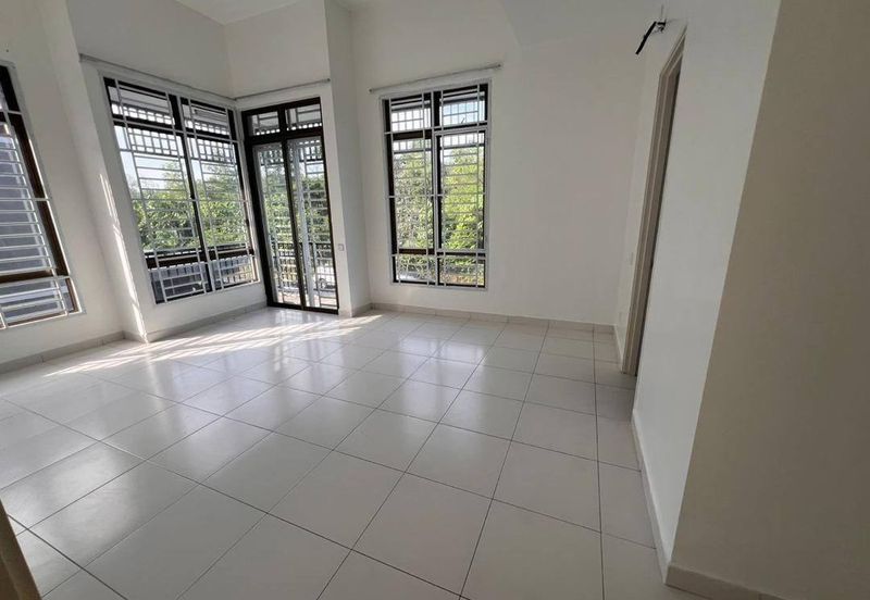 Unblock View Double storey Cluster @ Setia tropika