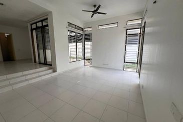 Unblock View Double storey Cluster @ Setia tropika