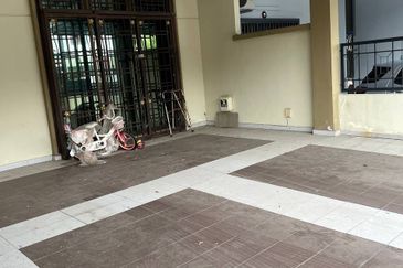 Persiaran Kempas Utama 2