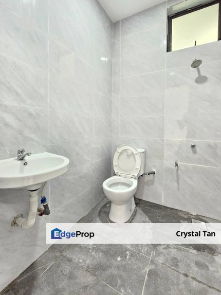 Bukit Indah 10区 Aeon对面全装修美美双层排楼 Endlot出售🏡 屋子旁边还可以停多多车, 附近就有一堆店面*, Johor, Johor Bahru