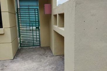 Gelang Patah Factory for Sale or Rent 