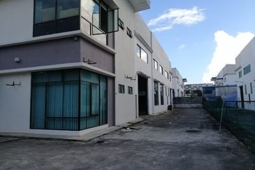 Gelang Patah Factory for Sale or Rent 