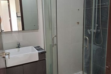 Baypoint @ Country Garden Danga Bay