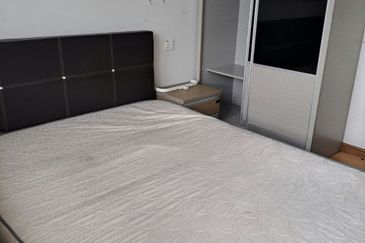 Baypoint @ Country Garden Danga Bay