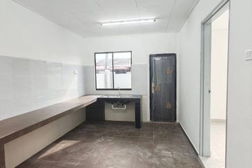 Single Storey Corner Lot 