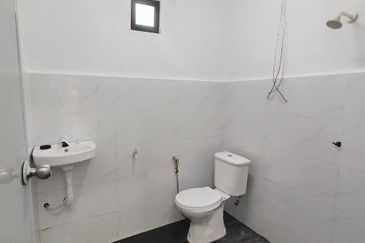 Single Storey Corner Lot 