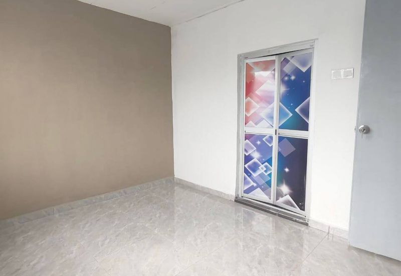 Single Storey Corner Lot 