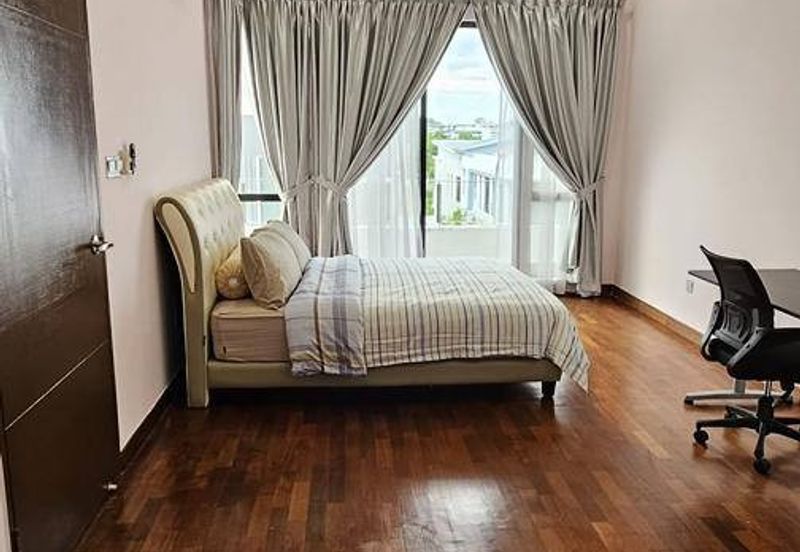 Canal Garden South Horizon Hills  Three Storey Cluster 