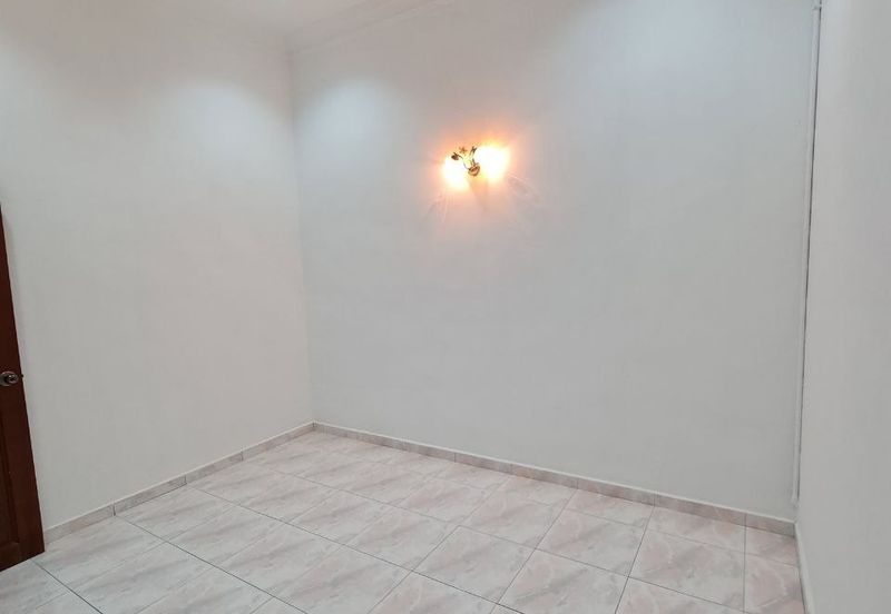 Gelang Patah Single Storey Terrace Corner Lot For Sale  （Near Gelang Patah Bus Stop)