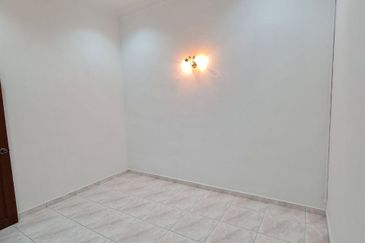 Gelang Patah Single Storey Terrace Corner Lot For Sale  （Near Gelang Patah Bus Stop)