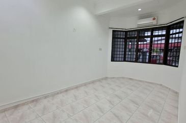 Gelang Patah Single Storey Terrace Corner Lot For Sale  （Near Gelang Patah Bus Stop)