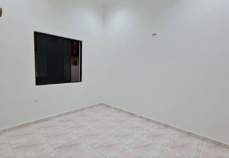 Gelang Patah Single Storey Terrace Corner Lot For Sale  （Near Gelang Patah Bus Stop)