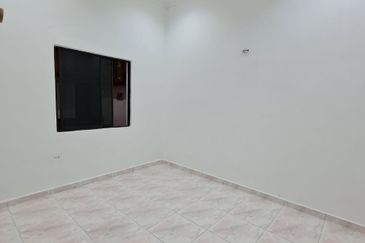 Gelang Patah Single Storey Terrace Corner Lot For Sale  （Near Gelang Patah Bus Stop)