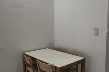 Baypoint @ Country Garden Danga Bay