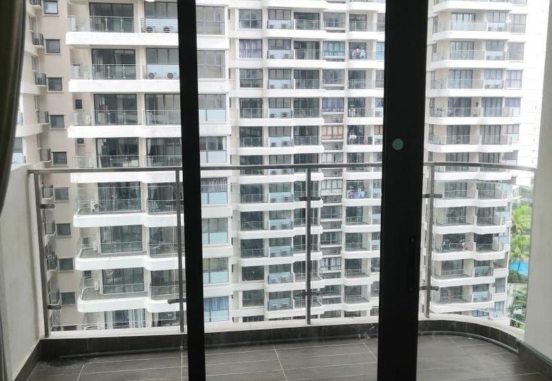 Baypoint @ Country Garden Danga Bay