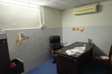 Bercham Light Industry Factory for Sale